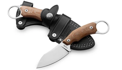 LionSteel H1 Micarta Natural outdoor kés

Tommaso Rumici a Coltelleria Scintilla-val karöltve tervezte a LionSteel számára a H1 és H2 szériát. Az ötlet egy merész, de zseniális ötleten alapult. Tommaso fogta a hagyományos karambit formavilágát és egy sokk