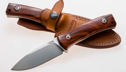 LionSteel M4  Santos outdoor késAz M4 család kifejezetten bushcraft és vadászati célokra készült. Ezek a kések a közhiedelemmel ellentétben nem nagy, brutális kések, hiszen a gyakorlott bushcrafterek a keményebb feladatokat baltával és fűrésszel oldják 