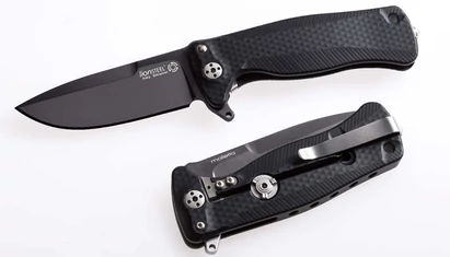 LionSteel SR22 Aluminium Black EDC zsebkés

Az SR sorozat a LionSteel legnagyobb és legsokszínűbb zsebkésfelhozatala EDC szegmensben. Formavilága az alapokból építkező prémium minőségű egyszerűség. Ez a kulcsa az SR sorozat sikerének. A szemkápráztató meg