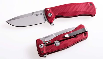LionSteel SR22 Aluminium Red Satin EDC zsebkés

Az SR sorozat a LionSteel legnagyobb és legsokszínűbb zsebkésfelhozatala EDC szegmensben. Formavilága az alapokból építkező prémium minőségű egyszerűség. Ez a kulcsa az SR sorozat sikerének. A szemkápráztató