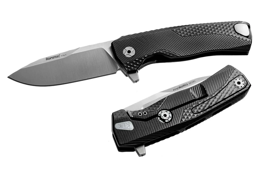 LionSteel ROK Aluminium Black Satin EDC zsebkés

A ROK a LionSteel EDC zsebkései között a csúcskategória. Nemcsak a kivitelezés, de a technikai megoldások is a legmagasabb szintet képviselik. Összetéveszthetetlen olasz dizájn. Szemet gyönyörködtető alkotá