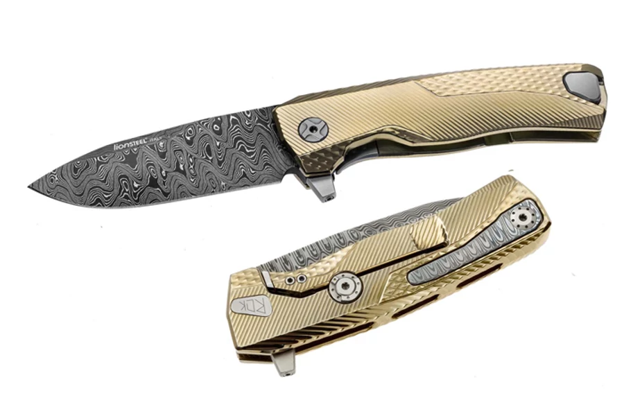 LionSteel ROK Damast Gold EDC zsebkés

A ROK a LionSteel EDC zsebkései között a csúcskategória. Nemcsak a kivitelezés, de a technikai megoldások is a legmagasabb szintet képviselik. Összetéveszthetetlen olasz dizájn. Szemet gyönyörködtető alkotás, igazi é